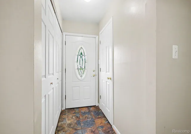 Photo 3 of Condo for sale at 144 E Hickory Grv Rd, Bloomfield Hills, MI 48304 | MLS# 20261087666 | Listing updated on 2026-10-30