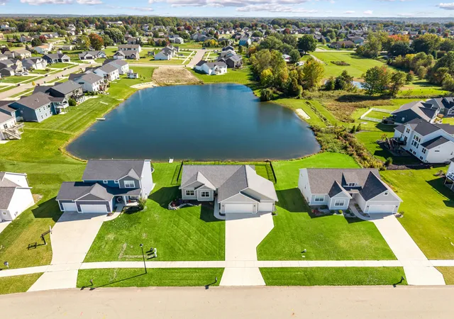 Photo 3 of Single family home for sale at 7320 Yellowstone Dr, Hudsonville, MI 49426 | MLS# 65026057557 | Listing updated on 2026-10-29