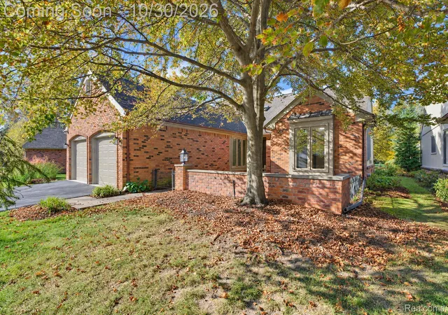 Photo 2 of Single family home for sale at 30449 Ramblewood Clb Dr, Farmington Hills, MI 48331 | MLS# 20261087688 | Listing updated on 2026-10-30
