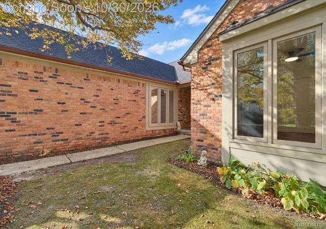 Photo 3 of Single family home for sale at 30449 Ramblewood Clb Dr, Farmington Hills, MI 48331 | MLS# 20261087688 | Listing updated on 2026-10-30