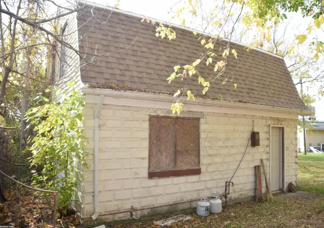 Photo 3 of Single family home for sale at 49510 Gratiot Ave, Chesterfield, MI 48051 | MLS# 58050226311 | Listing updated on 2026-10-30