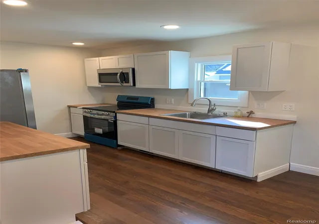 Photo 2 of Single family home for sale at 234 N Elizabeth St, Marine City, MI 48039 | MLS# 20261087705 | Listing updated on 2026-10-29