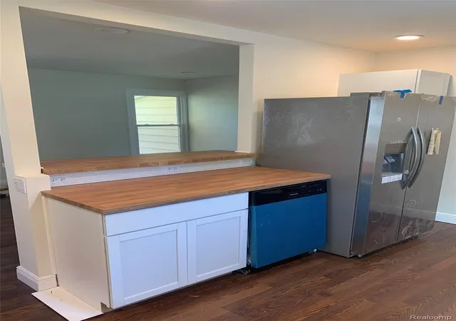 Photo 4 of Single family home for sale at 234 N Elizabeth St, Marine City, MI 48039 | MLS# 20261087705 | Listing updated on 2026-10-29