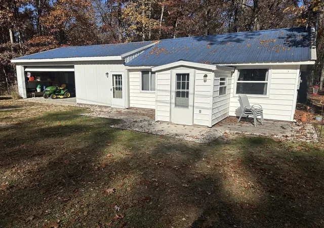 Photo 4 of Single family home for sale at 7052 Us 10, Fountain, MI 49410 | MLS# 72026057593 | Listing updated on 2026-10-29
