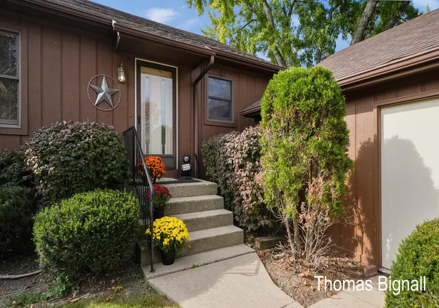 Photo 1 of Condo for sale at 3379 SE Old Kent Rd, Grand Rapids, MI 49512 | MLS# 65026057596 | Listing updated on 2026-10-29