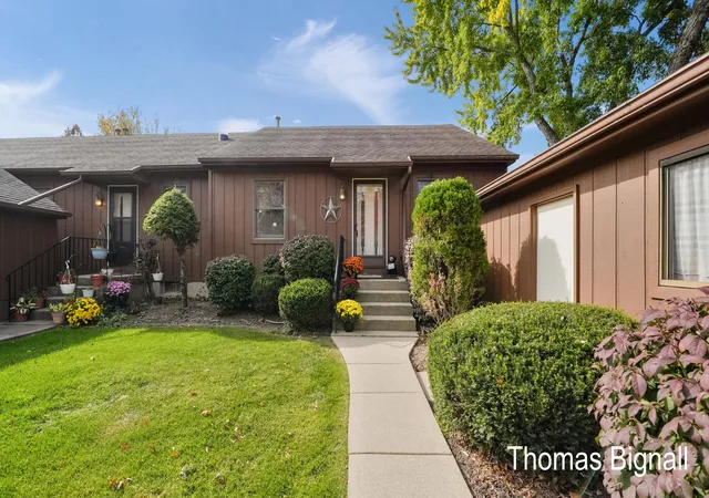 Photo 2 of Condo for sale at 3379 SE Old Kent Rd, Grand Rapids, MI 49512 | MLS# 65026057596 | Listing updated on 2026-10-29