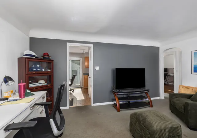 Photo 4 of Single family home for sale at 900 Royal Oak St SW, Wyoming, MI 49509 | MLS# 65026057595 | Listing updated on 2026-10-29