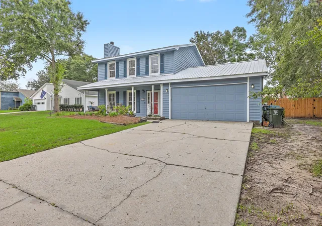Photo 3 of Single family home for sale at 1404 Cimmaron Ln, Goose Creek, SC 29445 | MLS# 26024818 | Listing updated on 2026-09-03