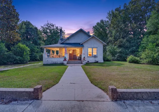 Photo 1 of Single family home for sale at 645 Hampton St, Elloree, SC 29047 | MLS# 26024938 | Listing updated on 2026-09-03