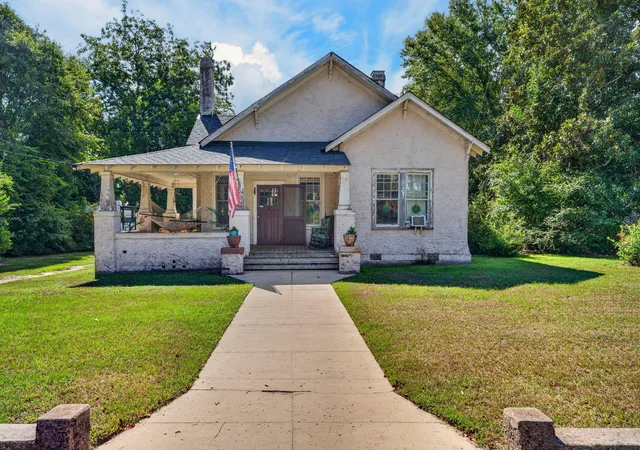 Photo 2 of Single family home for sale at 645 Hampton St, Elloree, SC 29047 | MLS# 26024938 | Listing updated on 2026-09-03