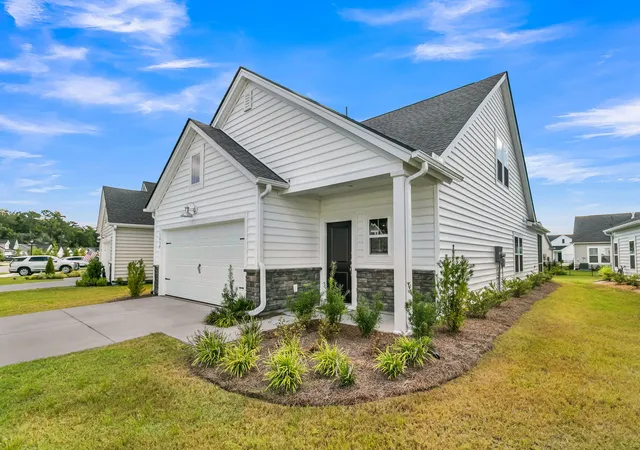 Photo 2 of Single family home for sale at 1059 Grace Fld Ave, Summerville, SC 29485 | MLS# 26025348 | Listing updated on 2026-09-15
