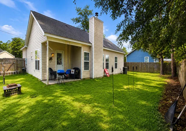Photo 2 of Single family home for sale at 102 Dahlia St, Walterboro, SC 29488 | MLS# 26024795 | Listing updated on 2026-09-02