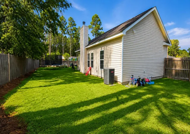 Photo 3 of Single family home for sale at 102 Dahlia St, Walterboro, SC 29488 | MLS# 26024795 | Listing updated on 2026-09-02