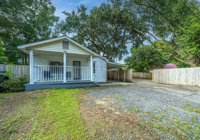 Photo 1 of Single family home for sale at 2136 Easy St, North Charleston, SC 29406 | MLS# 26025290 | Listing updated on 2026-09-17