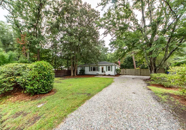 Photo 2 of Single family home for sale at 3572 Berryhill Rd, Johns Island, SC 29455 | MLS# 26024698 | Listing updated on 2026-09-04