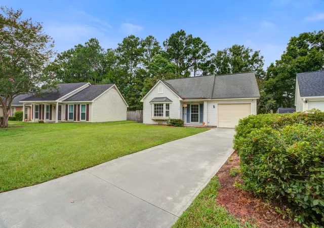 Photo 3 of Single family home for sale at 120 Alston Cir, Goose Creek, SC 29445 | MLS# 26024755 | Listing updated on 2026-09-17