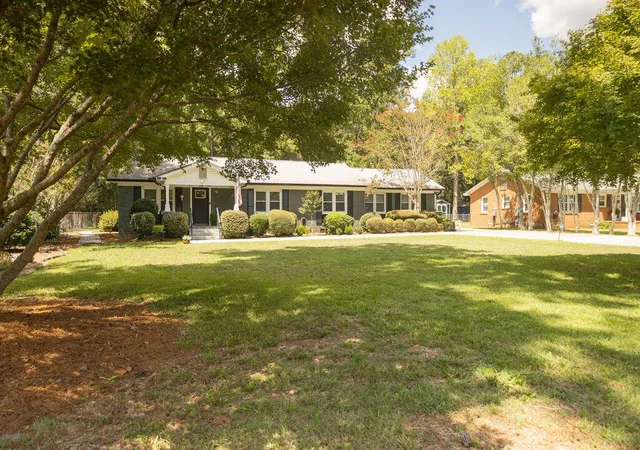 Photo 2 of Single family home for sale at 114 Sharon Dr, Walterboro, SC 29488 | MLS# 26025036 | Listing updated on 2026-10-16
