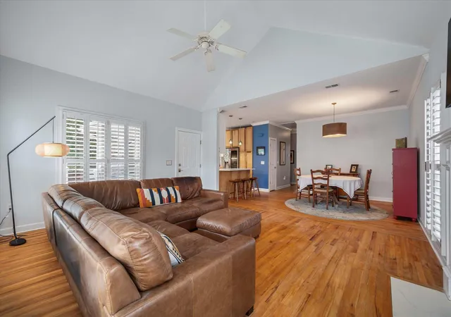 Photo 3 of Single family home for sale at 1533 Barquentine Dr, Mount Pleasant, SC 29464 | MLS# 26025417 | Listing updated on 2026-09-16