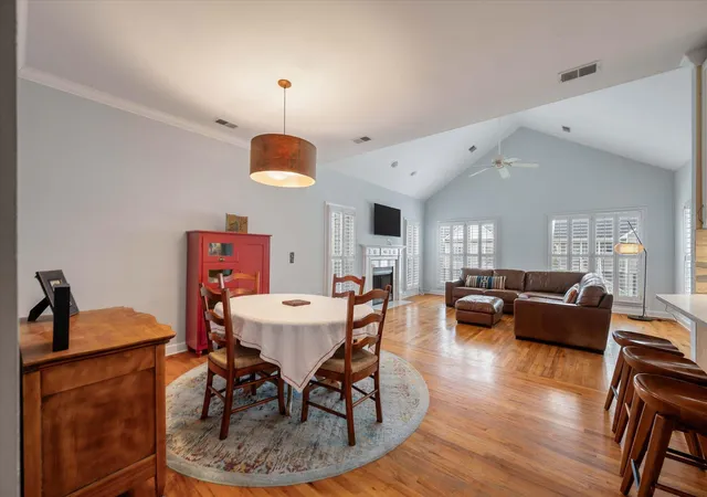 Photo 4 of Single family home for sale at 1533 Barquentine Dr, Mount Pleasant, SC 29464 | MLS# 26025417 | Listing updated on 2026-09-16