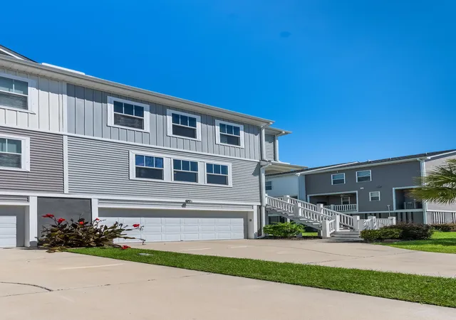 Photo 2 of Townhouse for sale at 219 Winding River Dr, Johns Island, SC 29455 | MLS# 26024791 | Listing updated on 2026-09-15