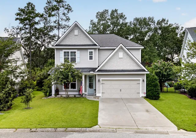 Photo 1 of Single family home for sale at 2580 Larch Ln, Mount Pleasant, SC 29466 | MLS# 26022509 | Listing updated on 2026-09-04