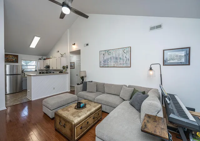 Photo 2 of Townhouse for sale at 935 E Estates Blvd #Apt C, Charleston, SC 29414 | MLS# 26027357 | Listing updated on 2026-10-25