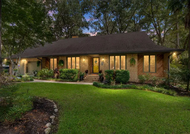 Photo 1 of Single family home for sale at 102 Dawnshire Ct, Summerville, SC 29485 | MLS# 26028104 | Listing updated on 2026-10-12