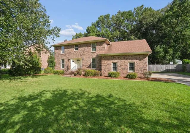 Photo 2 of Single family home for sale at 119 Tyvola Dr, Summerville, SC 29485 | MLS# 26025173 | Listing updated on 2026-09-20