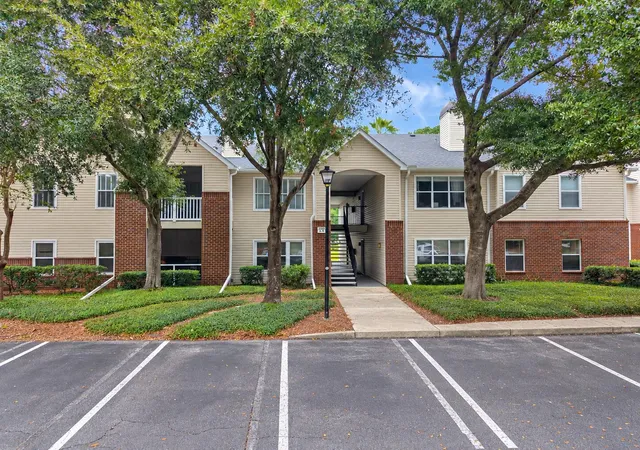 Photo 3 of Townhouse for sale at 2011 N Highway 17 #2300c, Mount Pleasant, SC 29466 | MLS# 26026717 | Listing updated on 2026-10-10
