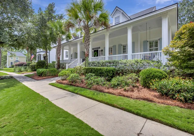 Photo 3 of Sale Pending at 111 Beresford Crk St, Daniel Island, SC 29492 | MLS# 26025235 | Listing updated on 2026-09-08