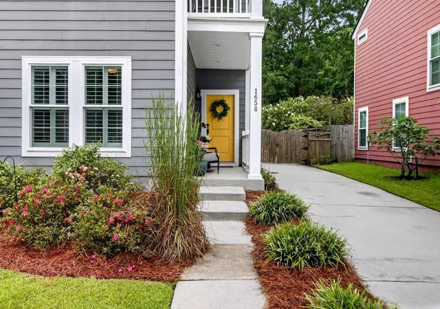 Photo 3 of Single family home for sale at 1658 Sparkleberry Ln, Johns Island, SC 29455 | MLS# 26024555 | Listing updated on 2026-09-03