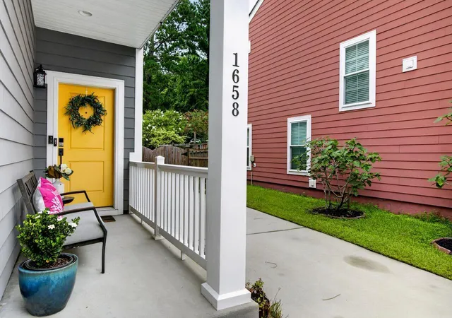 Photo 3 of Single family home for sale at 1658 Sparkleberry Ln, Johns Island, SC 29455 | MLS# 26024555 | Listing updated on 2026-09-03