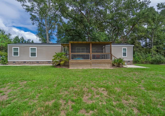 Photo 4 of Manufactured home for sale at 8775 Peters Point Rd, Edisto Island, SC 29438 | MLS# 26025105 | Listing updated on 2026-09-19