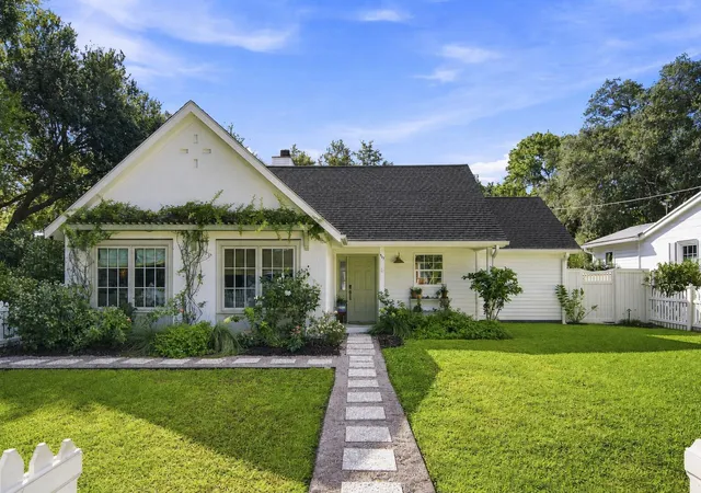Photo 1 of Single family home for sale at 717 Cherry St, Mount Pleasant, SC 29464 | MLS# 26024917 | Listing updated on 2026-09-18