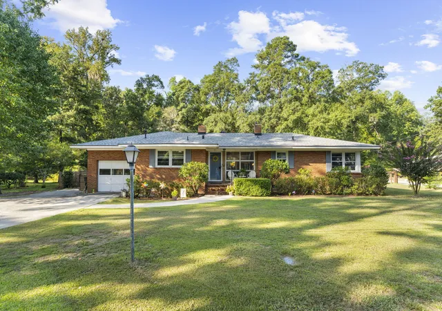 Photo 2 of Single family home for sale at 111 Greenbay St, Walterboro, SC 29488 | MLS# 26025021 | Listing updated on 2026-09-21