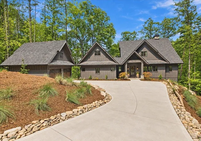 Single family home for sale at 6 Featherstone Ct, Sunset, SC 29685 | MLS# 26027497