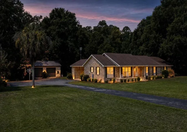 Photo 3 of Single family home for sale at 127 Dickinson St, Bamberg, SC 29003 | MLS# 26025082 | Listing updated on 2026-09-21