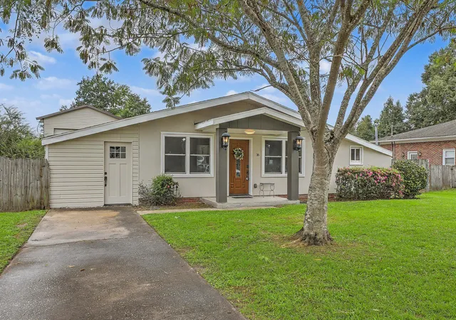 Photo 1 of Single family home for sale at 16 Cranford Rd, Goose Creek, SC 29445 | MLS# 26025514 | Listing updated on 2026-09-17