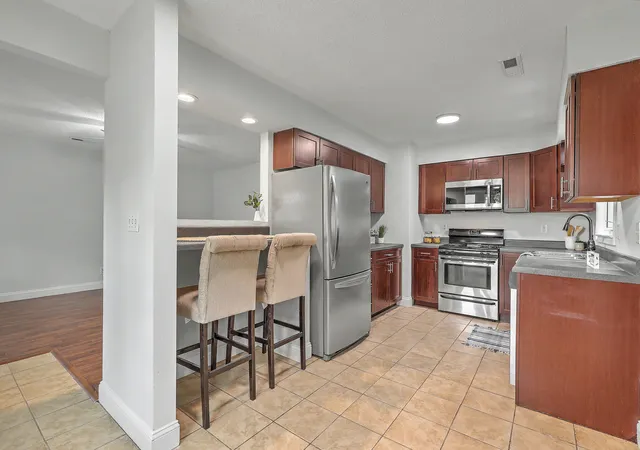 Photo 3 of Single family home for sale at 16 Cranford Rd, Goose Creek, SC 29445 | MLS# 26025514 | Listing updated on 2026-09-17