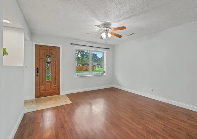 Photo 4 of Single family home for sale at 16 Cranford Rd, Goose Creek, SC 29445 | MLS# 26025514 | Listing updated on 2026-09-17