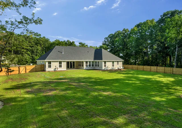 Photo 3 of Single family home for sale at 2041 Briar Bnd Rd, Ridgeville, SC 29472 | MLS# 26026151 | Listing updated on 2026-09-18