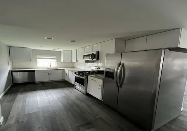 Photo 3 of Single family home for sale at 1125 Armstrong Ave, Charleston, SC 29407 | MLS# 26027361 | Listing updated on 2026-10-16