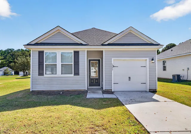 Photo 1 of Single family home for sale at 1295 Warrens Way, Manning, SC 29102 | MLS# 26027710 | Listing updated on 2026-10-07
