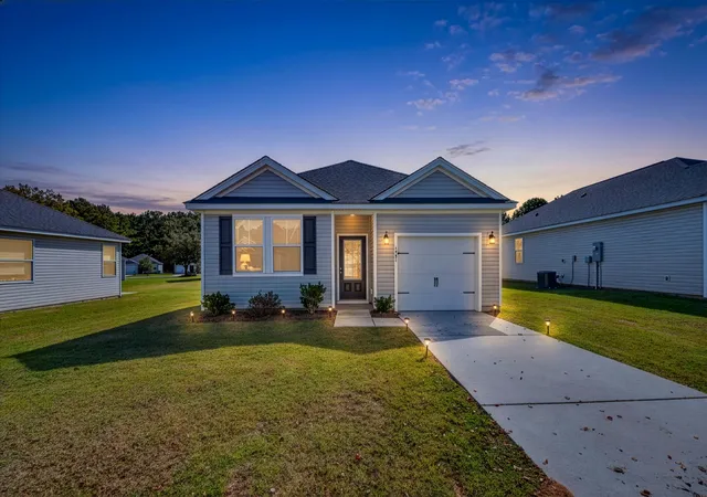 Photo 3 of Single family home for sale at 1295 Warrens Way, Manning, SC 29102 | MLS# 26027710 | Listing updated on 2026-10-07