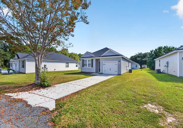 Single family home for sale at 1295 Warrens Way, Manning, SC 29102 | MLS# 26027710 | Listing updated on 2026-10-07