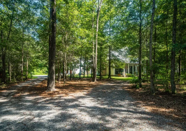 Photo 4 of Single family home for sale at 2826 Edenborough Rd, Johns Island, SC 29455 | MLS# 26025071 | Listing updated on 2026-09-14