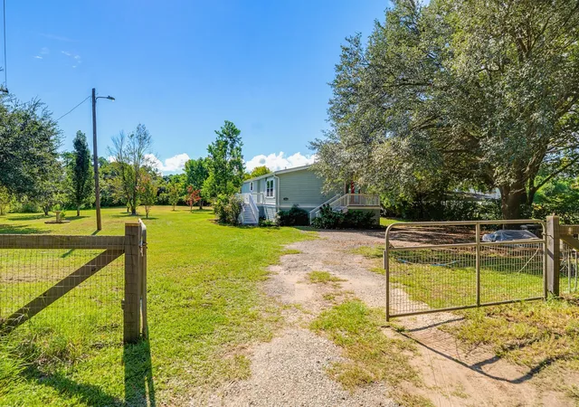 Photo 2 of Single family home for sale at 1866 Sea Is Pkwy, Saint Helena Island, SC 29920 | MLS# 26024910 | Listing updated on 2026-09-03