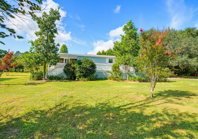 Photo 3 of Single family home for sale at 1866 Sea Is Pkwy, Saint Helena Island, SC 29920 | MLS# 26024910 | Listing updated on 2026-09-03
