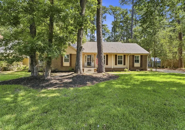 Photo 1 of Single family home for sale at 219 Shaftesbury Ln, Summerville, SC 29485 | MLS# 26025116 | Listing updated on 2026-09-09