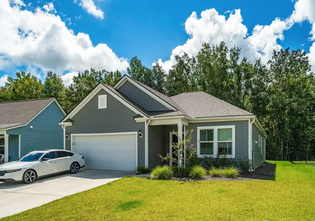 Photo 2 of Single family home for sale at 131 Royal Cainhoy Way, Huger, SC 29450 | MLS# 26025326 | Listing updated on 2026-10-22
